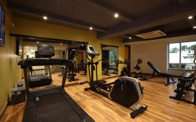 Royal Plaza Suites by RAK Rooms