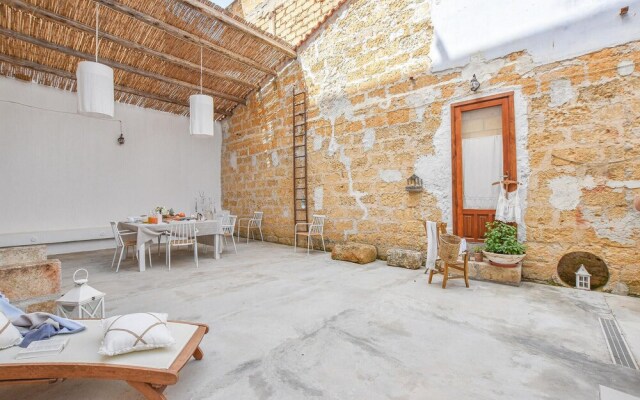 Stunning Apartment in Trappeto With 2 Bedrooms