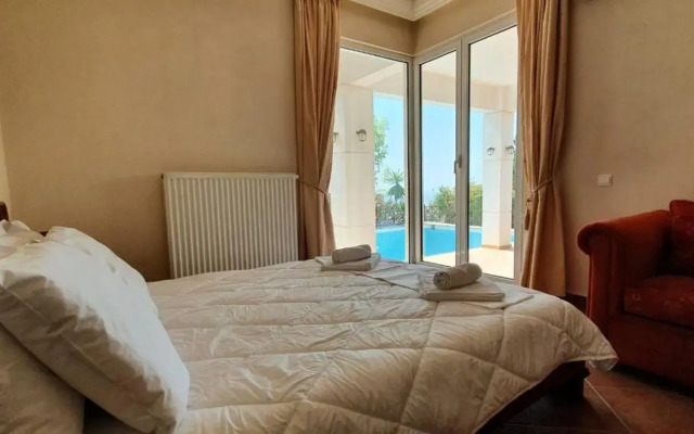 Athenian Luxury Villa in Glyfada