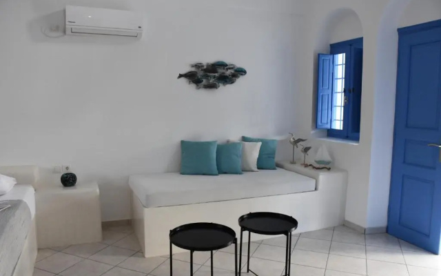 Spacious veranda, house for 3, in the village.
