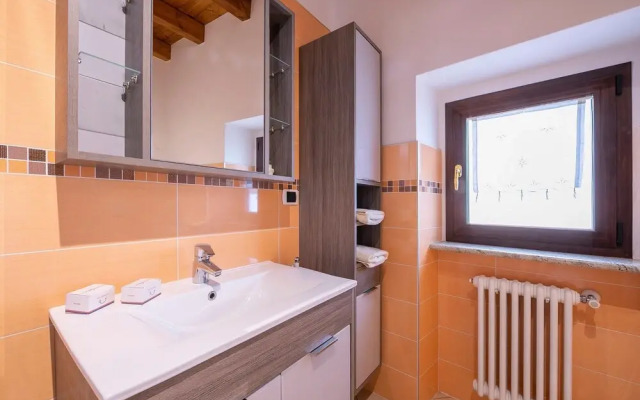 Casa Rondinelle in Castelveccana Old Town