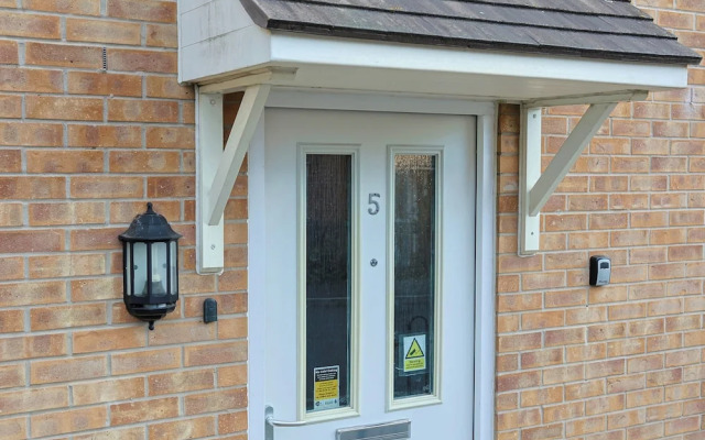 Manchester 3-beds, Sleeps 6 With On-site Parking