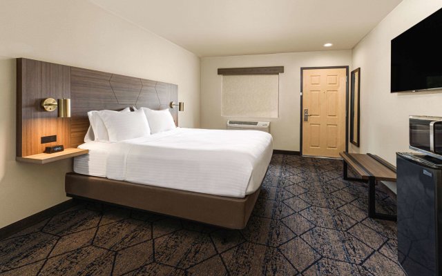 Ramada by Wyndham Modesto Yosemite Area