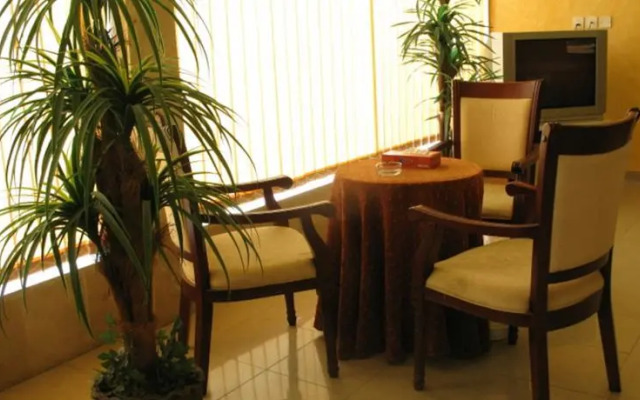 Al Narjes Suites