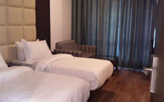 Kamakshi Residency by Royal Collection