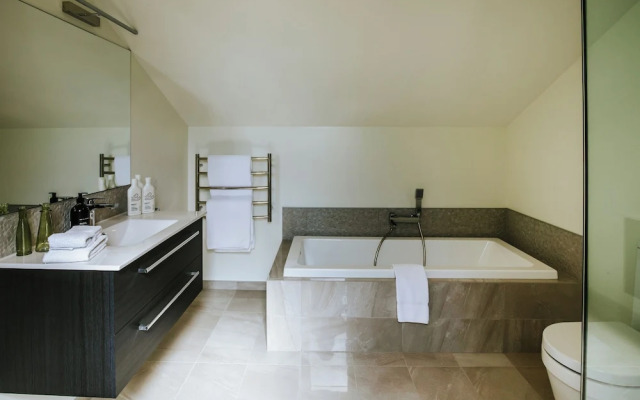 Number 3 - Family Friendly - Sleeps 8