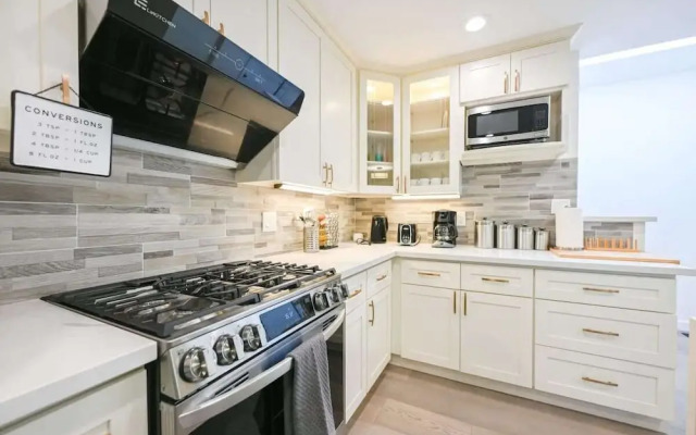 @ Marbella Lane - Exquisite Home 3BR