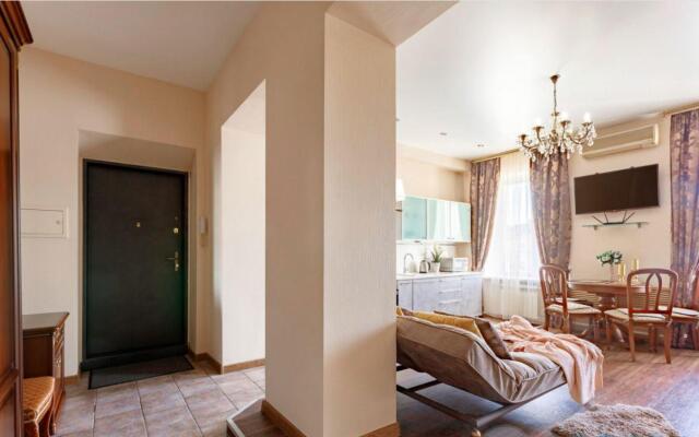 Аврора на улице Весенняя 10