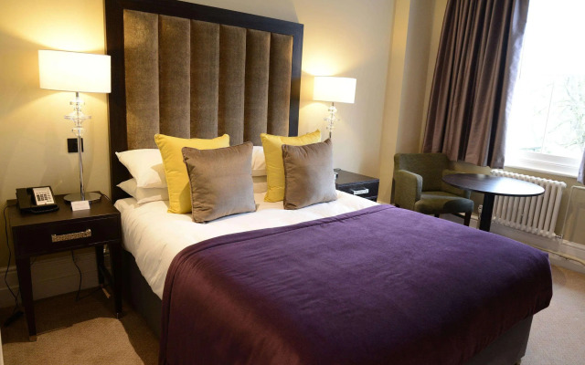 Oatlands Park Hotel
