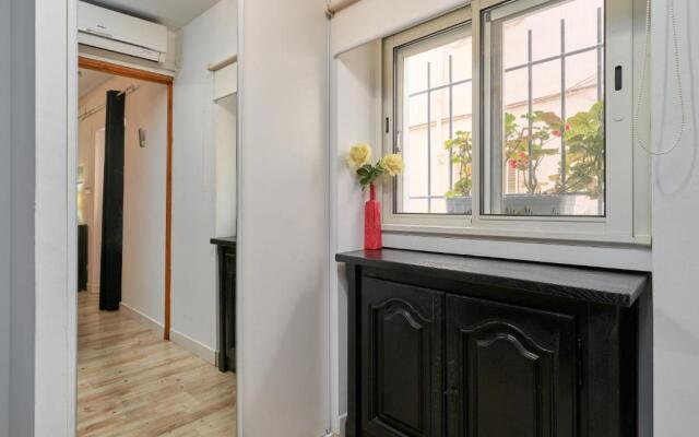 Apartment 250 M from the beach