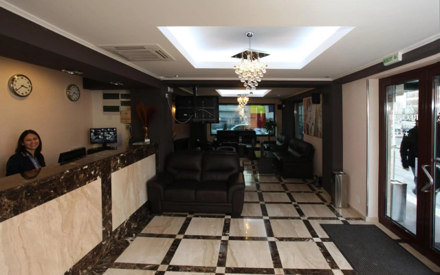 West Plaza Hotel