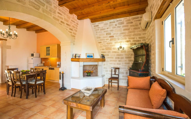 Maroulas Villa Estate