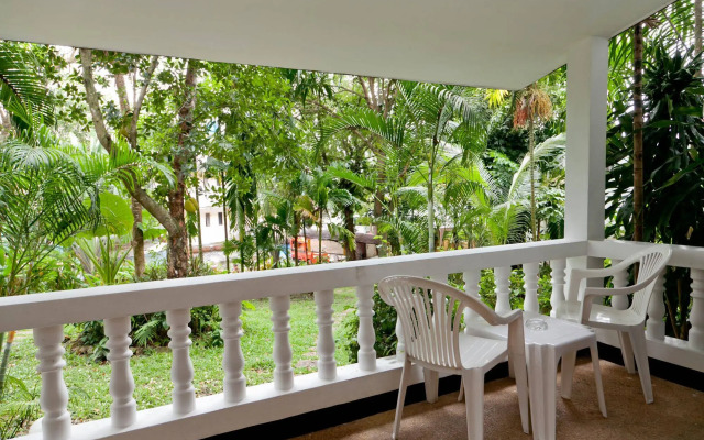 Fullmoon Beach Resort