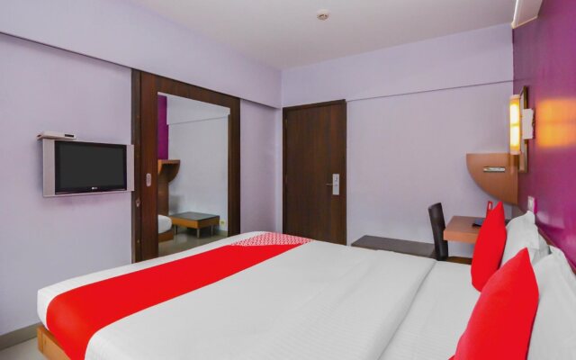 OYO 18803 Smart Inn