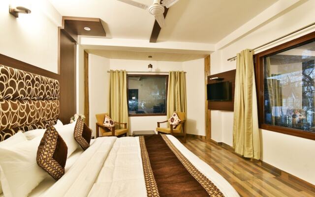 Kapoor Resort