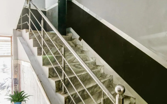 OYO Flagship 70400 Hotel Olive Inn