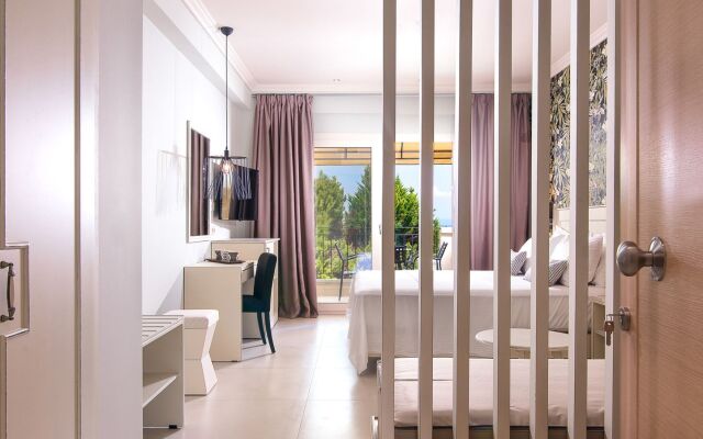 Neikos Luxury Suites
