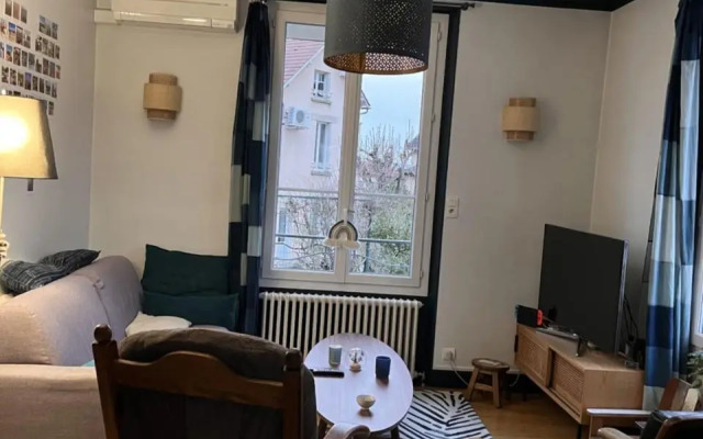 Charmante maison de ville avec jardin et piscine
