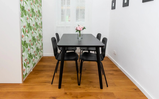 Radiant Premium Apartments - Central