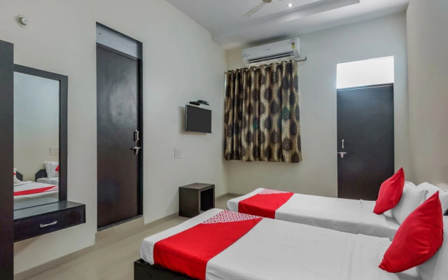 OYO 22349 Hotel Rainbow Inn