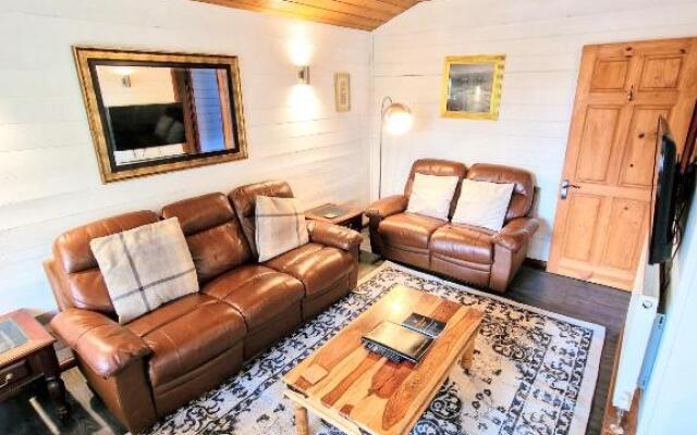 Magpie 5 Hot Tub HuntersMoon-Warminster-Bath-Wiltshire