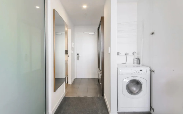 2 Bedroom Modern Apartment in Chatswood