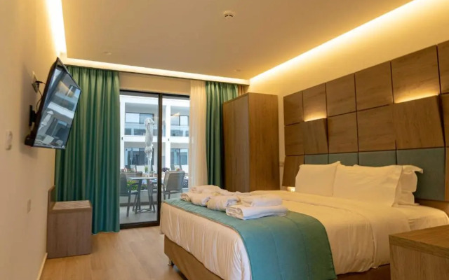 Mirror Hotel