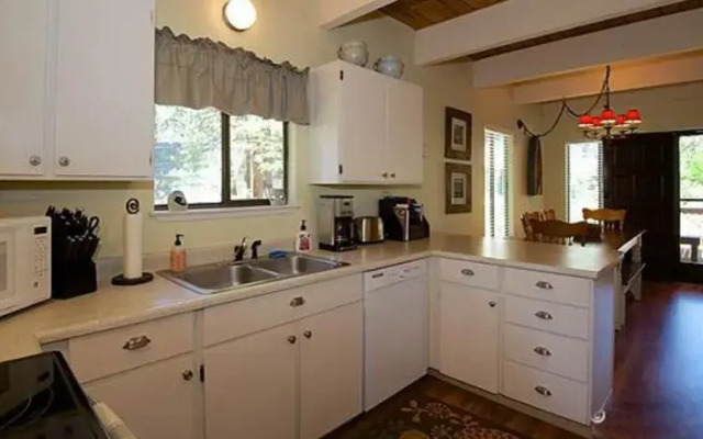 15 Cedar Crest 3 Br townhouse by RedAwning