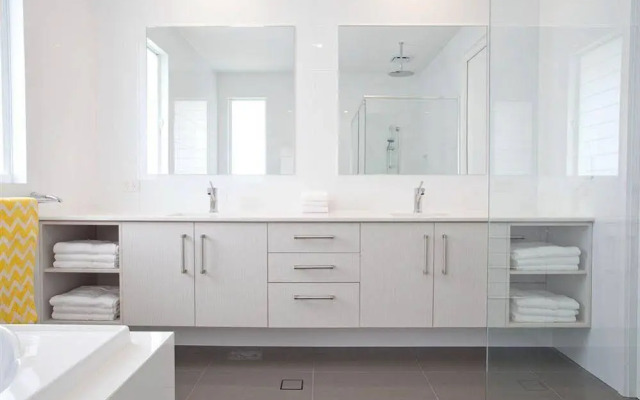 Bujerum Apartments on Burleigh