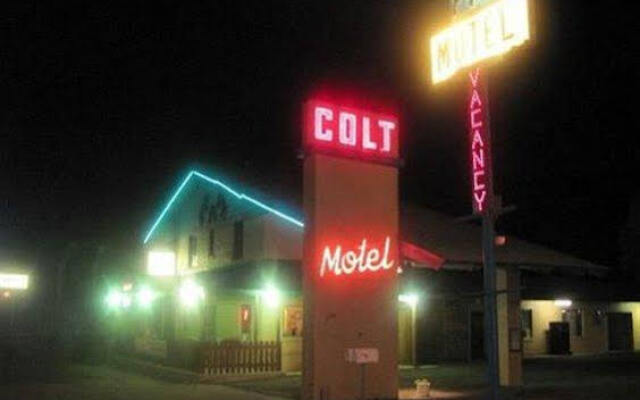 Colt Motel