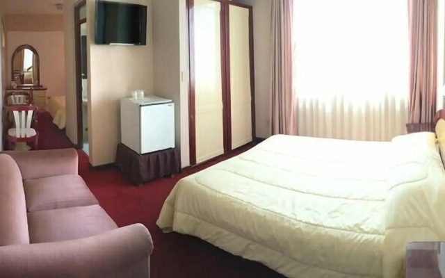 Americana Hotel