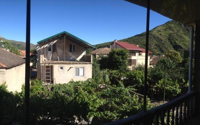 Nika Guest House
