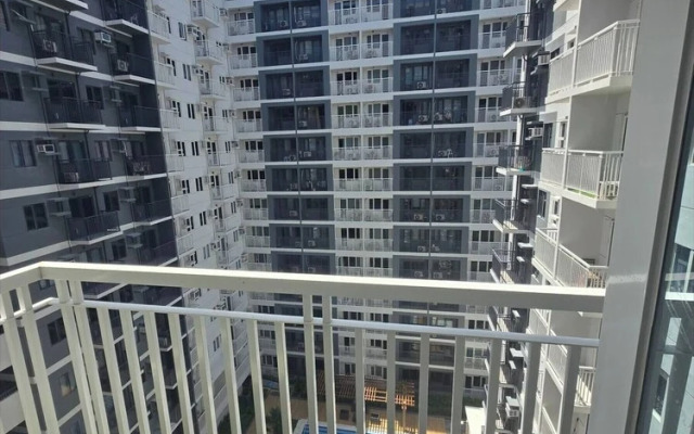 Stylish Condo Room in Iloilo City With Shared Pool