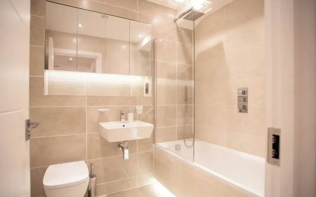 Luxurious 2-Bedroom Flat in Slough