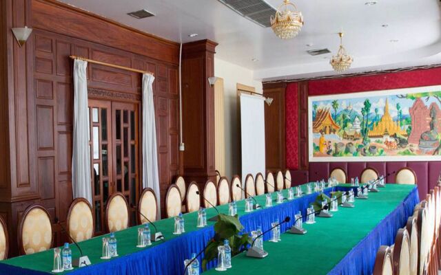 Angkham Hotel
