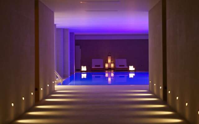 The Ixian Grand & All Suites Hotel