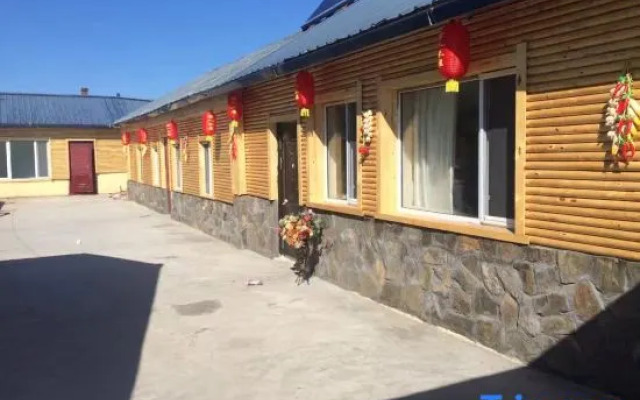 Arctic Village Snowman Chalet