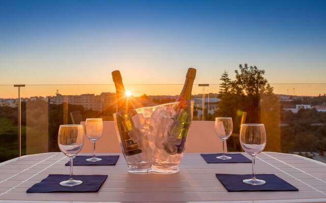 Correeira Luxury Residence T2 H - Albufeira, Pools, Wifi, Bbq, Beach