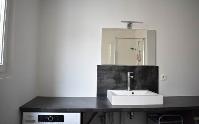 1 Bedroom Apartment in Montmartre