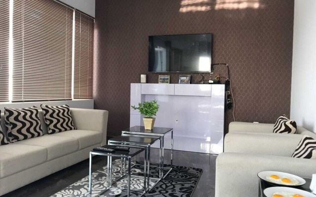 De Villa Atas Bukit by HouseinBandung
