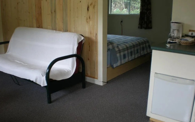 Dwight Riverside Inn