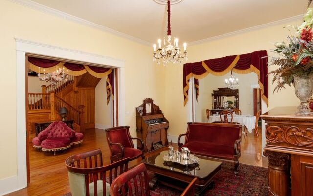 Oaklea Mansion Bed and Breakfast