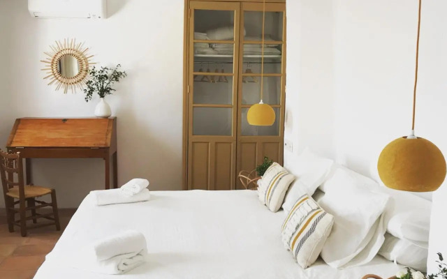 Romantic Ronda garden cottage