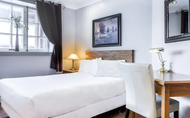 Hotel Louisbourg