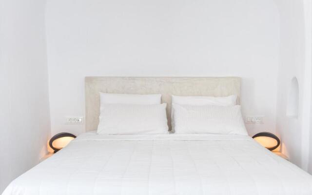 Armeni Village Rooms & Suites