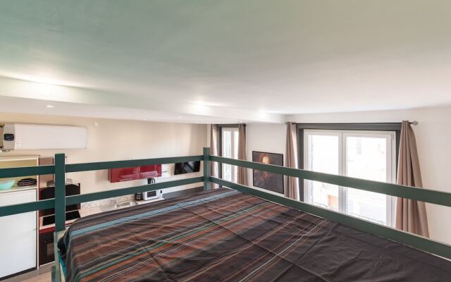 Studio Camelina Gauche City Room