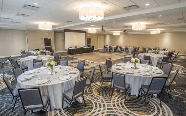 voco The Clair Cincinnati Downtown by IHG