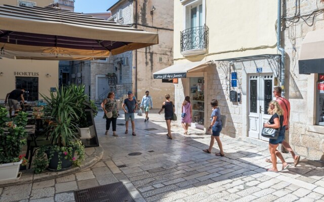 Split Palace Luxury Retreat
