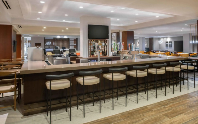 DoubleTree by Hilton San Francisco Airport
