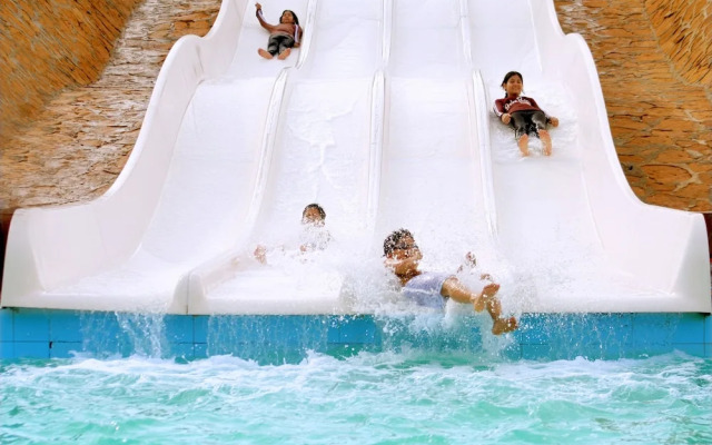 Dreamworld Resort, Hotel & Golf Course